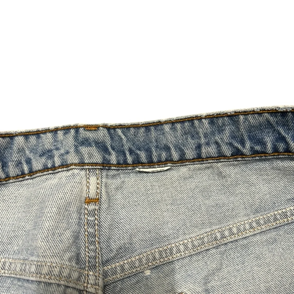 Levis leg opening